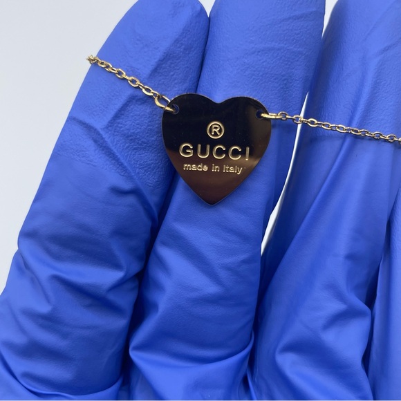 Gucci Gold Heart Pendant Bracelet - Picture 1 of 3